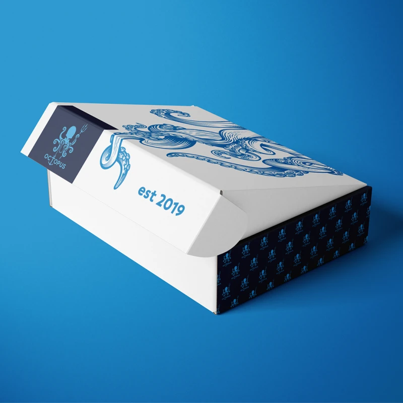 eleganckie pudelka-wysylkowe-z-nadrukiem.webp